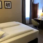 アルティム ホテル 4*